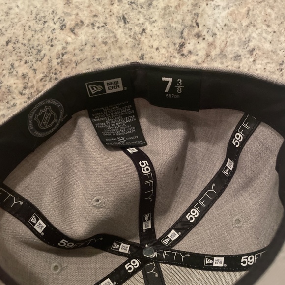 COPY - Toronto Maple Leafs - New Era fitted hat - Picture 3 of 3